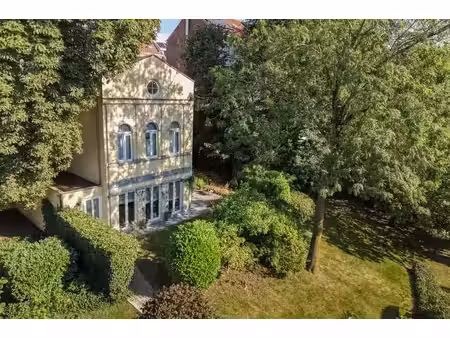 magnifique triplex 4 chambres avec jardin et parking