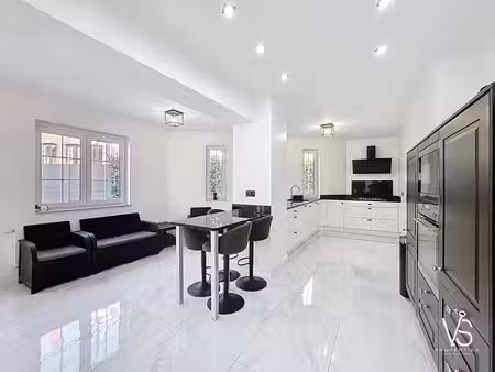 superbe maison contemporaine 4 ch avec jardin & garage!