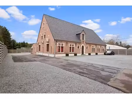 immeuble commercial avec résidence