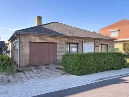 bungalow avec garage a la cote