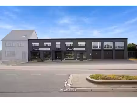 maison avec espace commercial au centre d’ingooigem