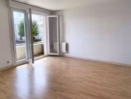 vente appartement 3 pièces à saint-pierre-montlimart (49110) : à vendre 3 pièces / 72m² sa