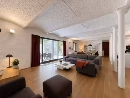 loft industriel à 5 minutes du centre