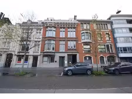 gezellig app. met terras nabij gent sint pieters.