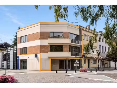 appartement exceptionnellement avec 4 chambres et terrasse