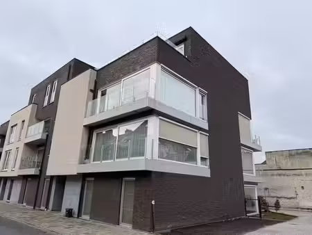 recent en lichtrijk appartement met ruim terras