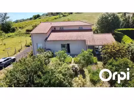 vente villa 5 pièces 163 m² à la roche-noire (63800)  379 000 €
