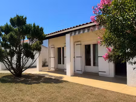 maison de plain-pied avec garage et jardin