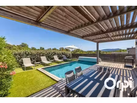 villa de luxe à vendre dans le quartier zone périphérique
