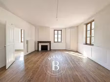 nancy – vieille ville  place de l’arsenal - appartement