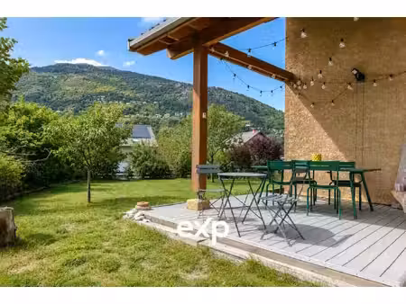 maison familiale lumineuse aux volumes généreux et jardin arbo
