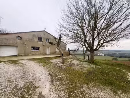 maison t4 bis  avec garage et terrasse en campagne.