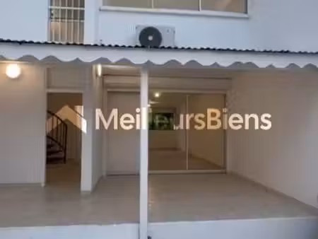 maison mitoyenne bas du fort avec piscine