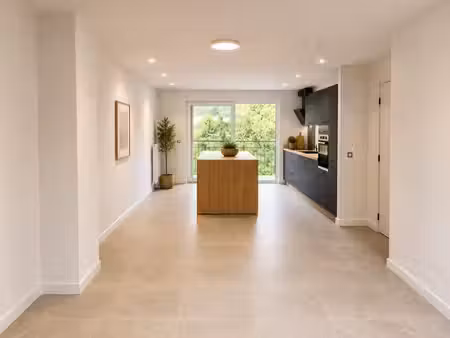 lumineux et spacieux duplex 4 chambres avec terrasse