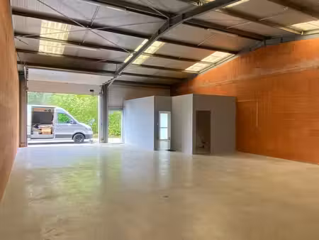 location local d’activités plescop 56890 165m²