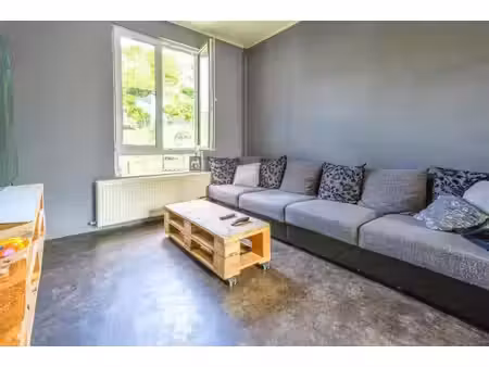 jolie maison 2 chambres avec terrasse et jardin