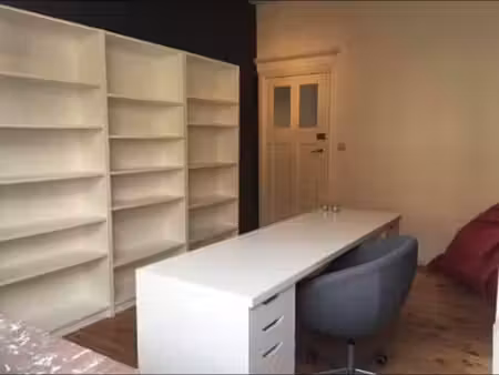 bureau/atelier/espace de stockage:11 m² —uccle  quartier vdk