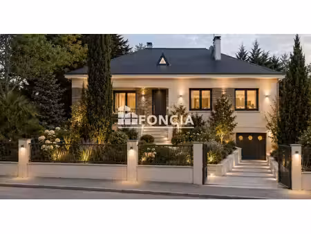 maison de luxe à vendre dans le quartier escoublac