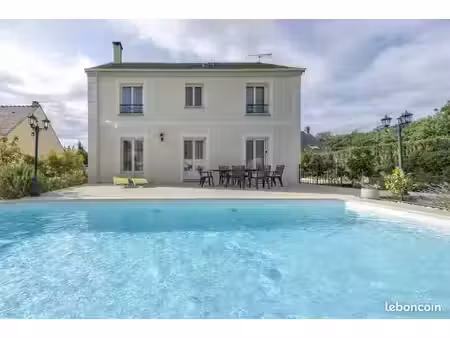 maison contemporaine entièrement climatisée