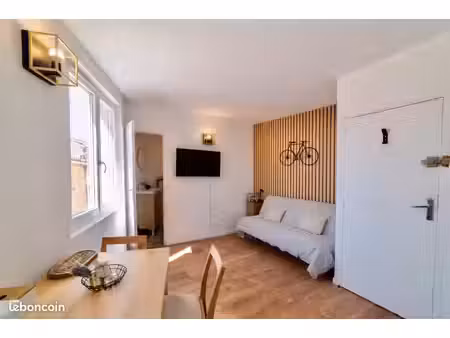 studio entièrement rénové et meublé