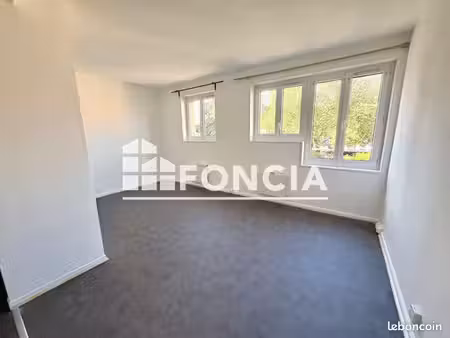 studio 1 pièce 28 m²