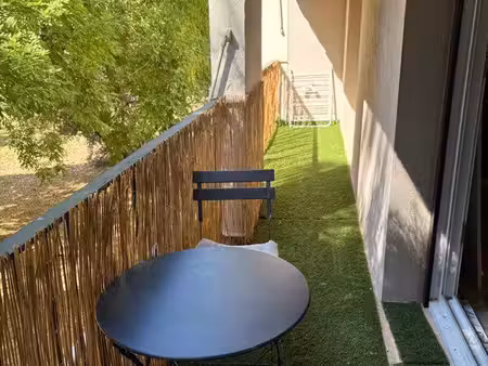 t4 meublé 71 m² – 3 chambres – grand balcon – résidence sécurisée – salon-de-provence