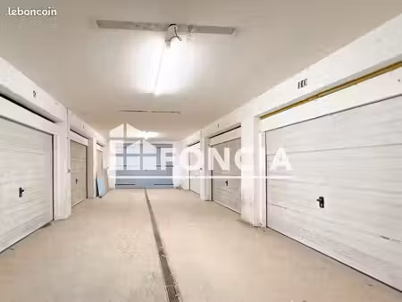 parking 15 m² apprieu