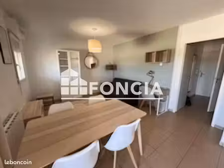 studio 1 pièce 28 m²