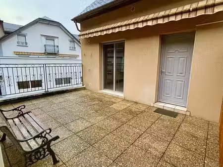 à louer – appartement meublé 70 m² avec terrasse – sarrancolin