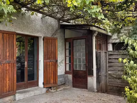 particulier loue maison de village 130m2 à sassenage- proximité immédiate du chateau