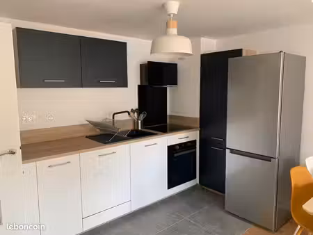 appartement t2 meublé de 44 m² avec balcon et parking - annecy/rue des alpins