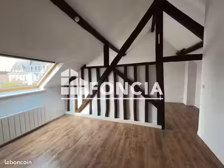 studio 1 pièce 28 m²