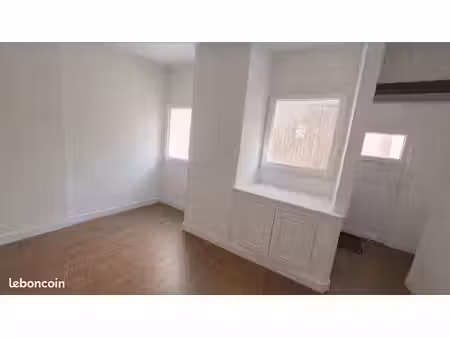 appartement 2 pièces 40 m² rdc cour