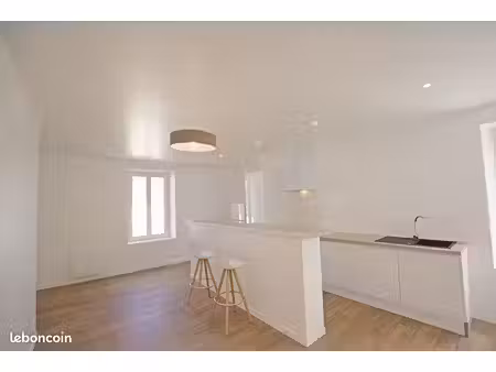 a louer t2 meublé lumineux et calme entièrement refait à neuf  45m2 centre-ville de chemil