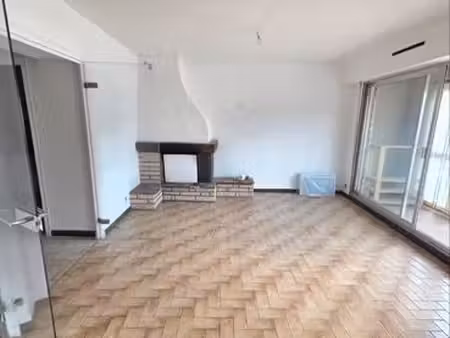 grand t4 rénové avec 3 chambres 107m2