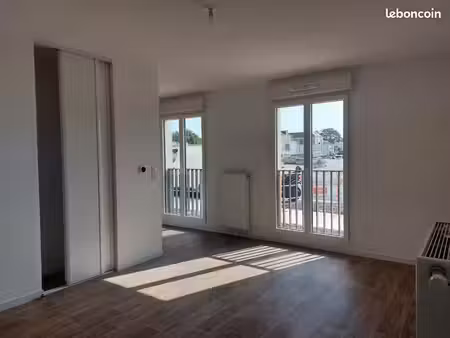 studio 1 pièce 28 m²