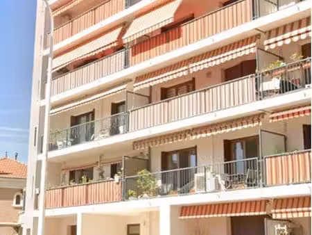 loue t2 toulon 83200