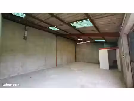 loue entrepôt