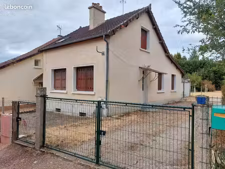 maison à louer brette-les-pins