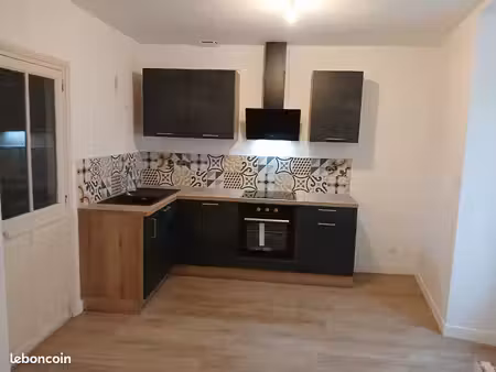 maison de bourg a louer