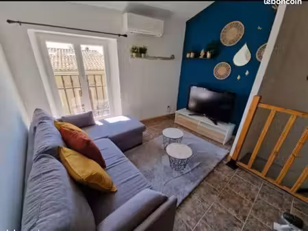 octobre à mai  loft type 2 entièrement rénové avec garage et extérieur
