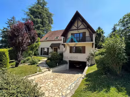 maison de luxe à vendre dans le quartier forêt