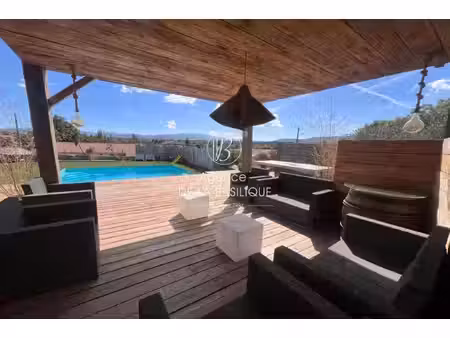 maison de luxe à vendre dans le quartier est