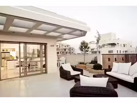 vente appartement 4 pièces 88 m² à saint-médard-en-jalles (33160)  405 000 €