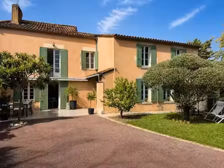 vente appartement 5 pièces 135 m² à la réole (33190)  440 000 €