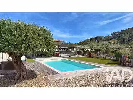 vente maison 5 pièces 233 m² solliès-pont (83210)
