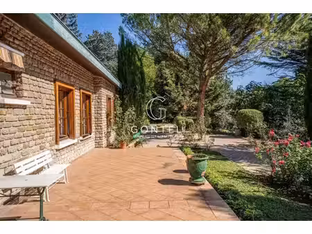 maison de luxe à vendre dans le quartier ouest