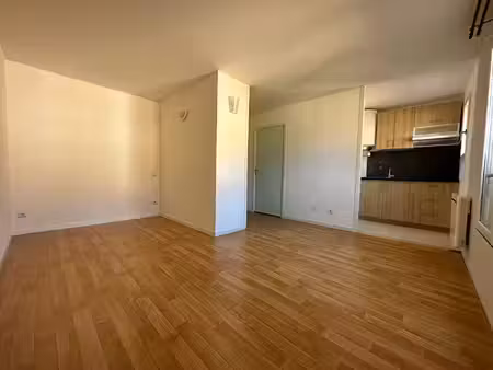 studio à louer à morsang-sur-orge  en face du parc du château