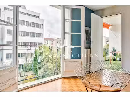 t3 traversant de 82 60 m2 avec terrasse  balcon