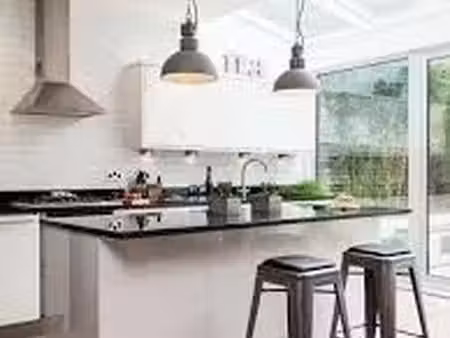 rare t2 avec balcon et proche gare à fontenay-sous-bois